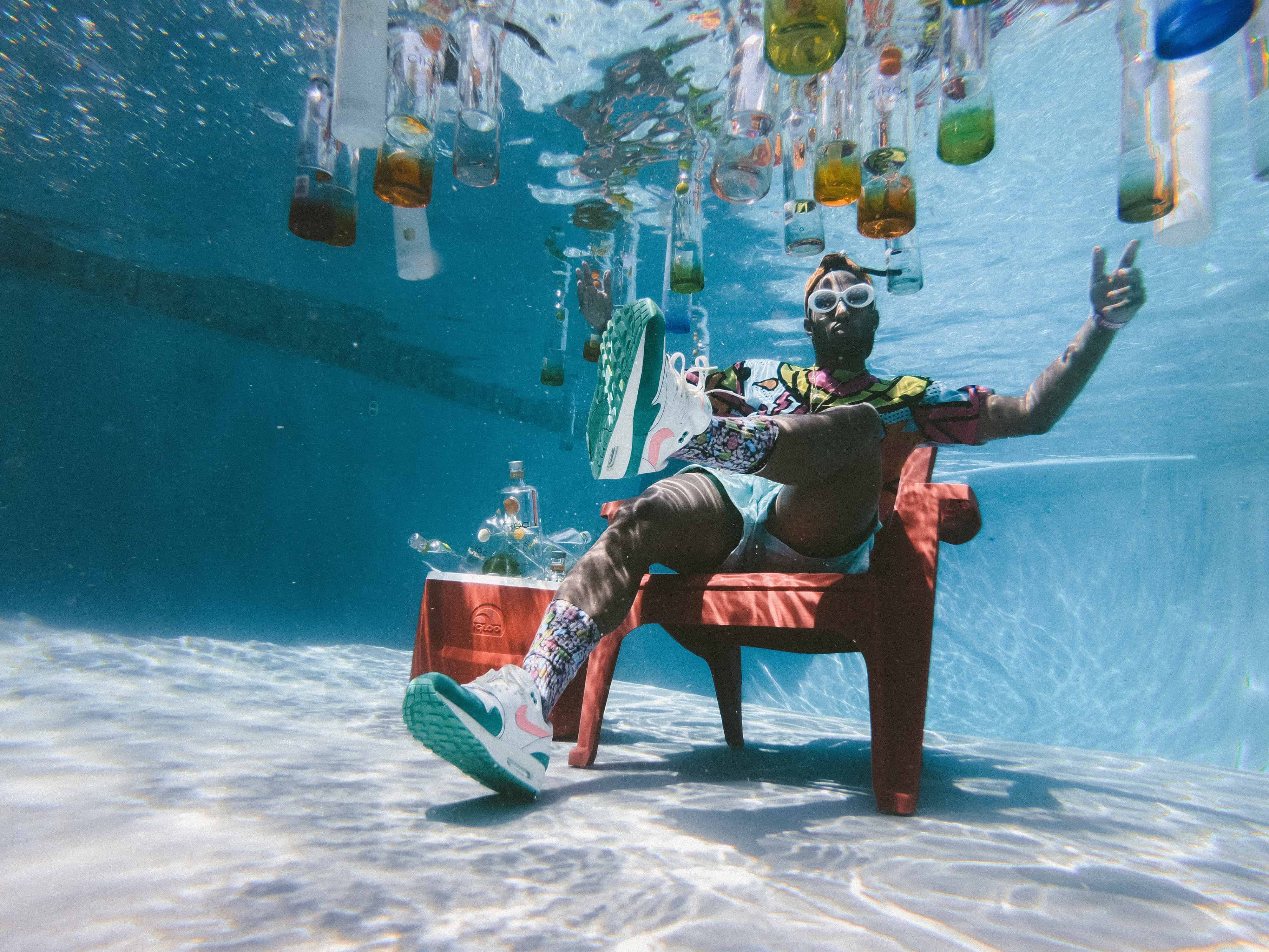 What to wear to a pool party if not swimming