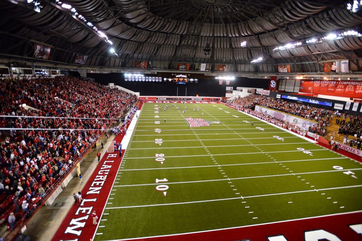 South Dakota Sports Betting 2023 Sportsbook promo codes, top bonuses, and legal apps DailyStoke