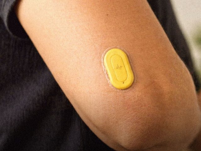 Glucose sensor worn on the upper arm, Stelo vs Lingo